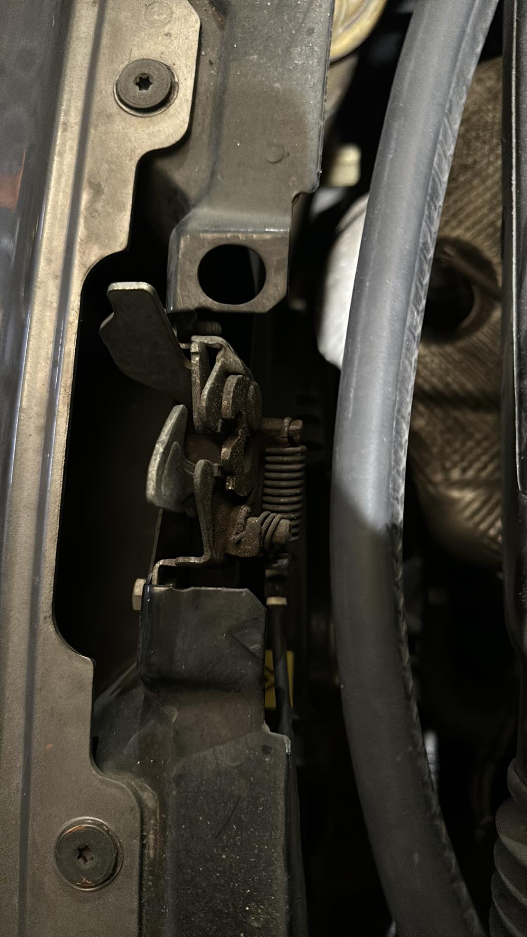 Serrure de capot FIAT 500 2  - 1
