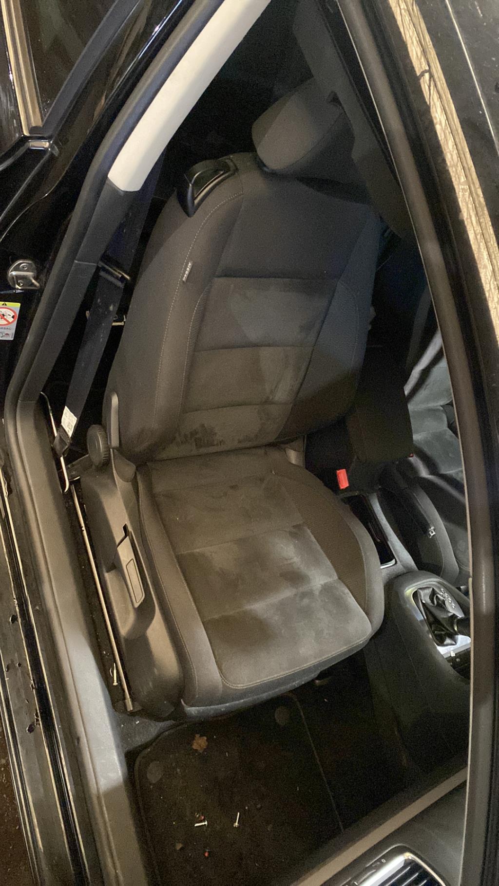 Siege avant droit VOLKSWAGEN GOLF 6 Essence - 1