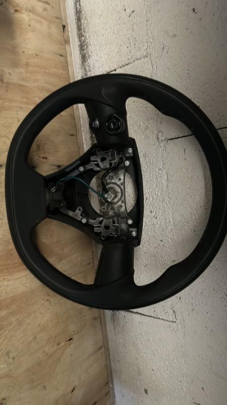 Volant TOYOTA IQ Essence - 1