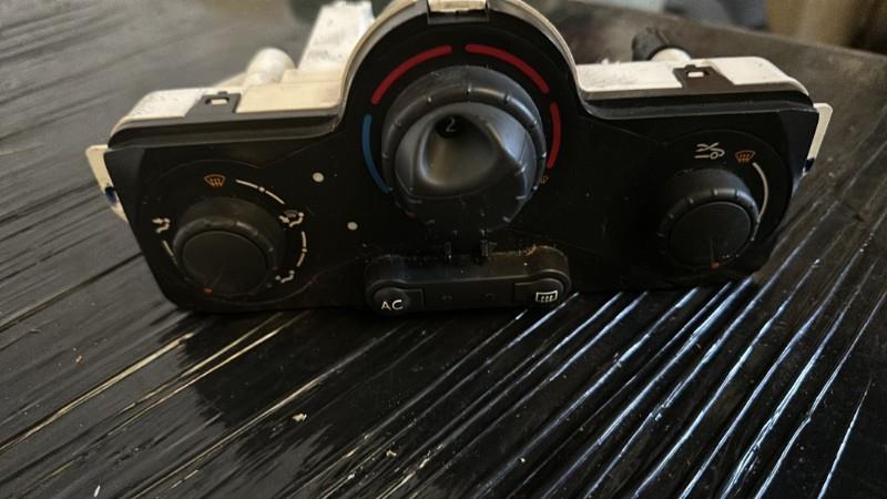 Commande chauffage RENAULT CLIO 3 PHASE 2 Essence - 1