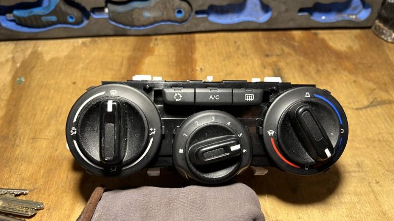 Commande chauffage CITROEN C3 3 PHASE 1 Essence - 1