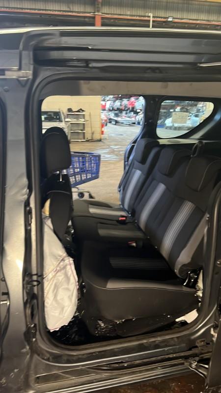 Joint de porte arriere gauche DACIA DOKKER PHASE 2 Diesel - 1