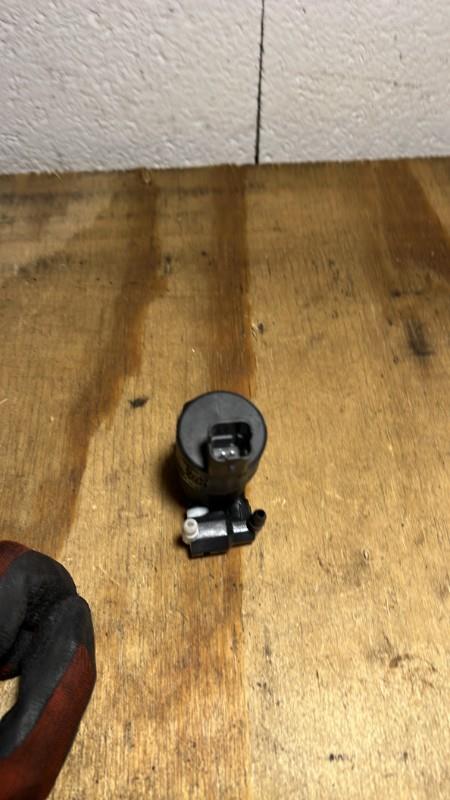 Pompe lave glace avant CITROEN C3 3 PHASE 1 Essence - 1