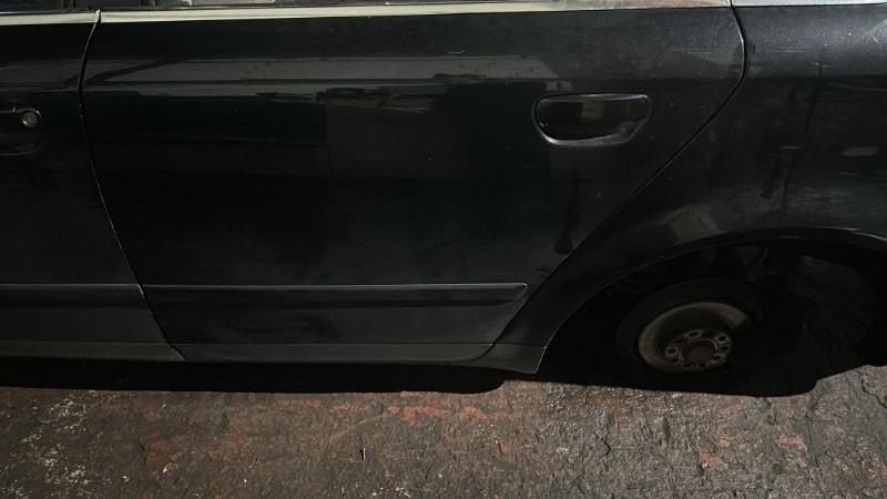 Porte arriere gauche AUDI A4 2 PHASE 1 Diesel - 1
