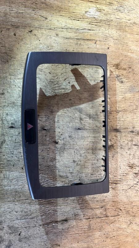 Bouton de warning VOLKSWAGEN PASSAT 6 Diesel - 1