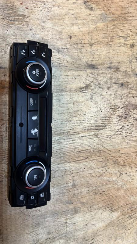 Commande chauffage BMW SERIE 1 E81 Diesel - 1