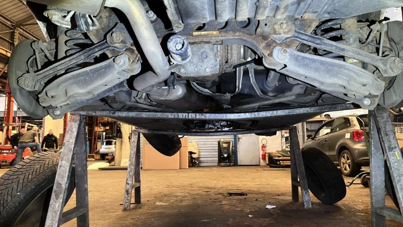 Essieu arriere BMW SERIE 1 E81 Diesel - 1