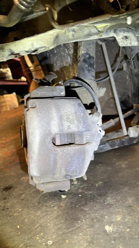 Etrier avant droit (freinage) AUDI A3 2 SPORTBACK PHASE 2 Diesel - 1