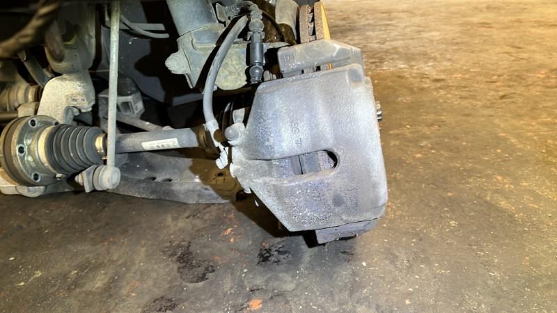 Etrier avant gauche (freinage) AUDI A3 2 SPORTBACK PHASE 2 Diesel - 1