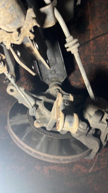 Moyeu avant droit RENAULT MEGANE 3 PHASE 1 COUPE Diesel - 1
