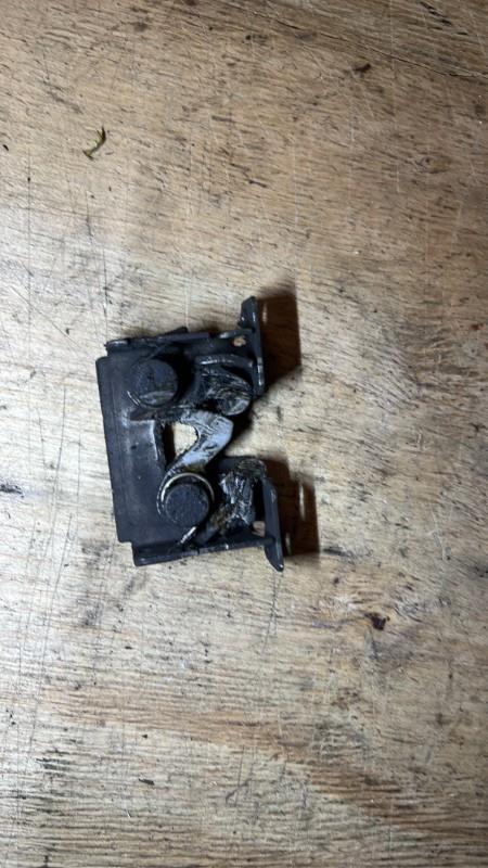 Serrure de capot BMW SERIE 1 E81 Diesel - 1