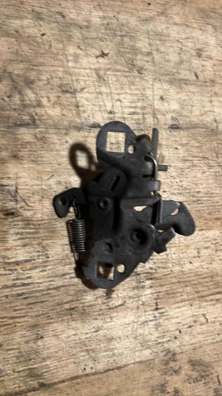 Serrure de capot PEUGEOT 607 PHASE 2 Diesel - 1