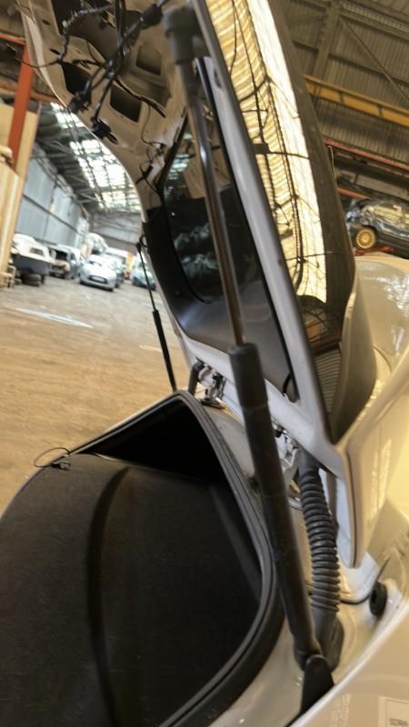 Verin de coffre BMW SERIE 1 E81 Diesel - 1