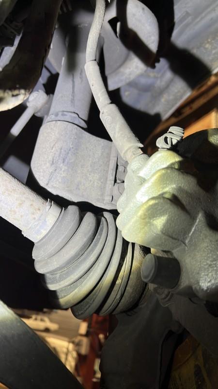 Moyeu avant gauche CITROEN C4 2 PHASE 1 Diesel - 1