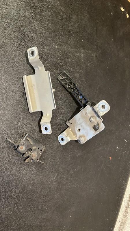 Serrure de capot RENAULT GRAND SCENIC 3 PHASE 1 Diesel - 1