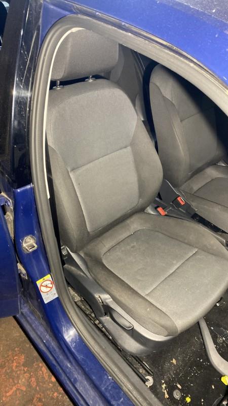 Siege avant droit SKODA FABIA 3 PHASE 1 Essence - 1