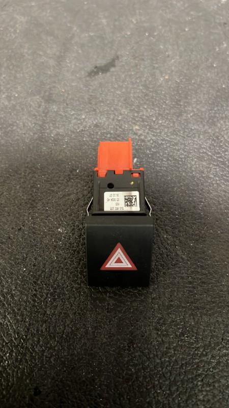 Bouton de warning SKODA FABIA 2 PHASE 1 Diesel - 1