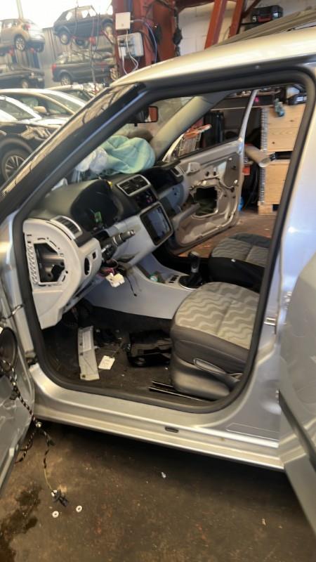 Joint de porte avant gauche SKODA FABIA 2 PHASE 1 Diesel - 1