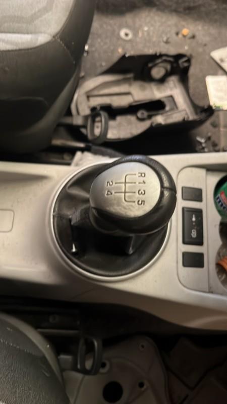 Levier de vitesses SKODA FABIA 2 PHASE 1 Diesel - 1