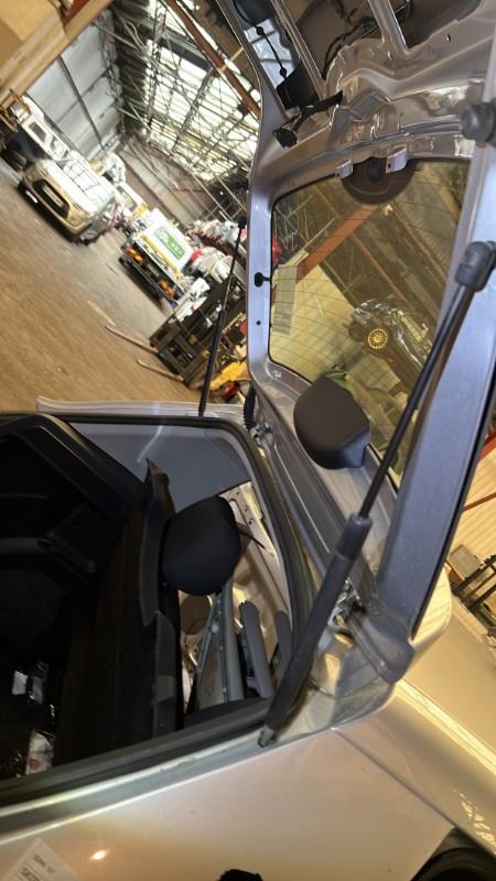 Verin de coffre SKODA FABIA 2 PHASE 1 Diesel - 1