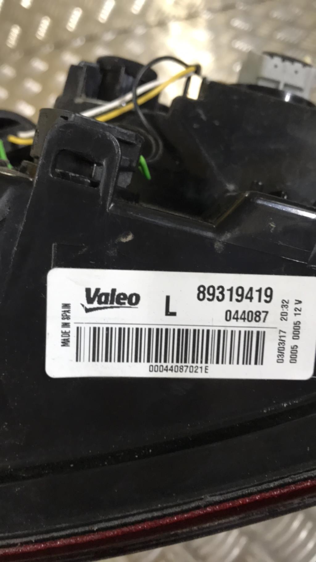 Feu arriere secondaire gauche (feux) RENAULT MEGANE 3 PHASE 1 BREAK Diesel - 1