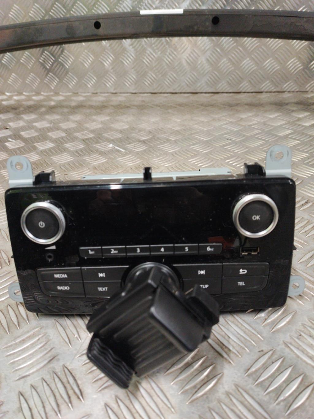 Autoradio d'origine RENAULT CLIO 4 PHASE 2 Diesel - 1