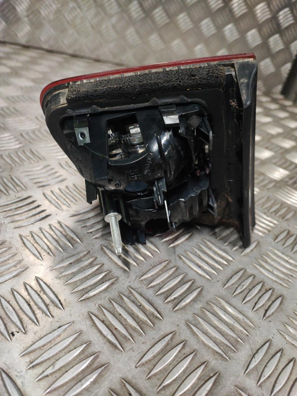 Feu arriere secondaire droit (feux) CITROEN C5 2 Diesel - 1