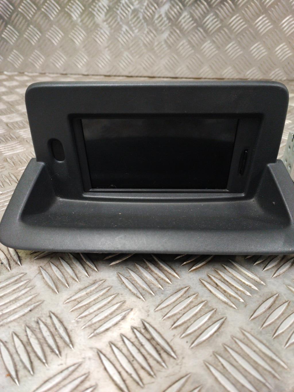 Ecran GPS RENAULT CLIO 3 PHASE 2 Diesel - 1
