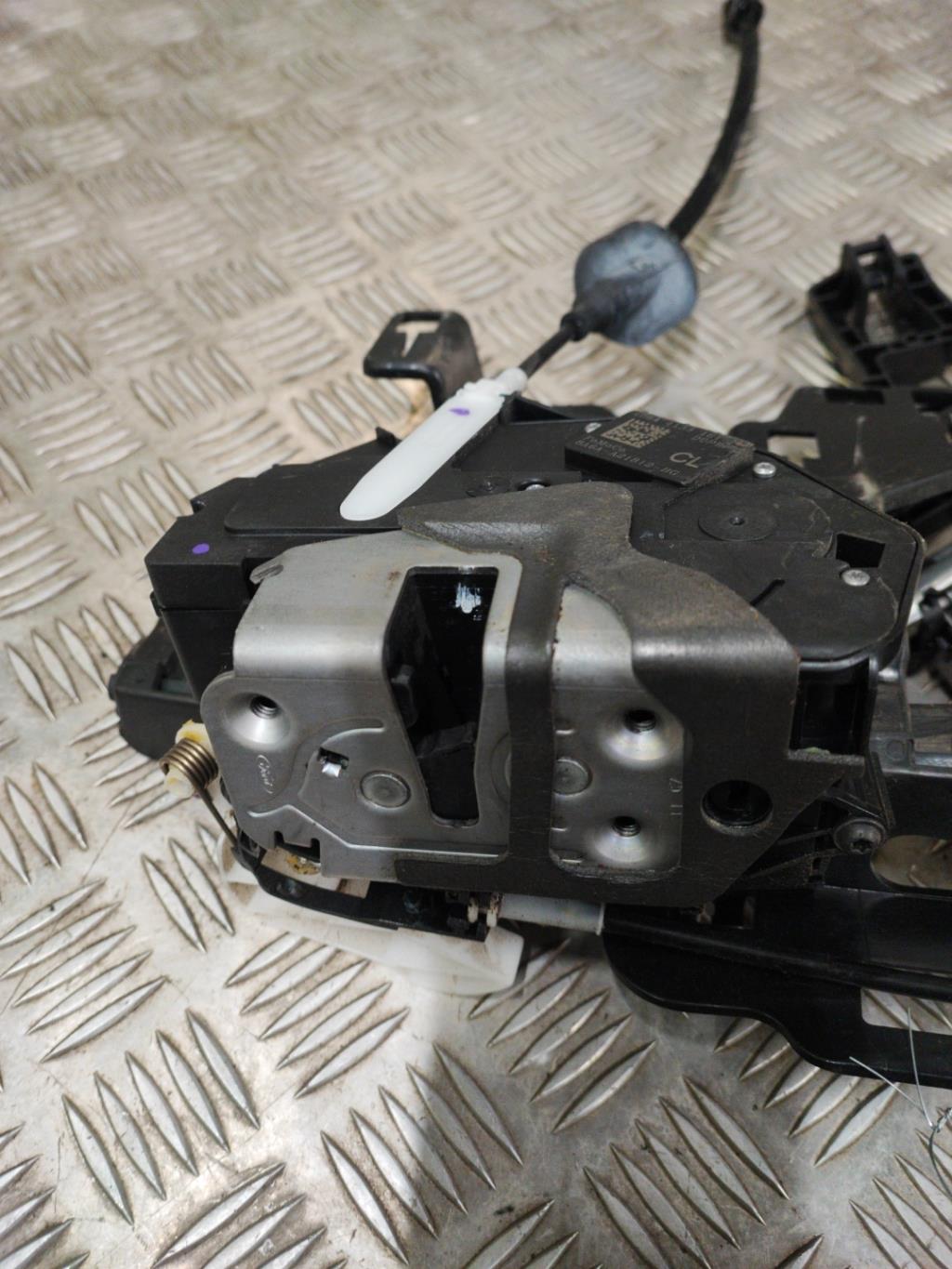 Serrure avant droit FORD FIESTA 6 PHASE 1 Essence - 1