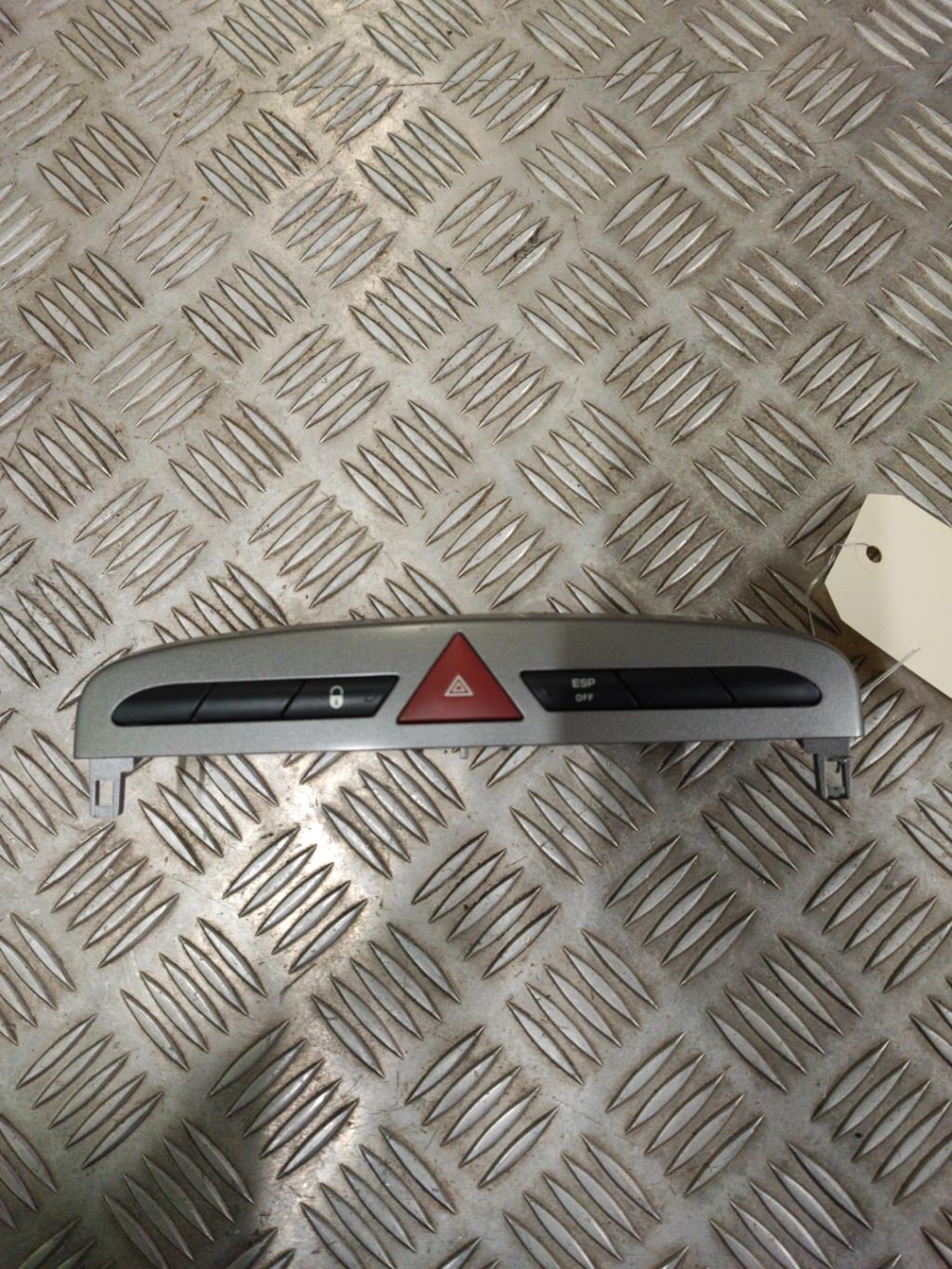 Bouton de warning PEUGEOT 308 1  - 1