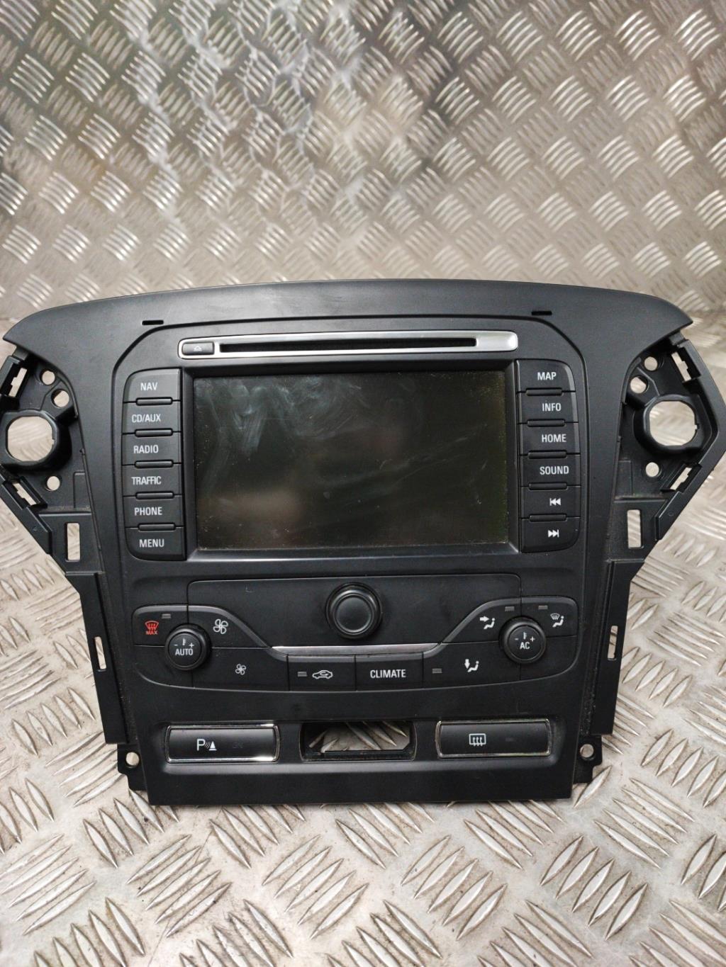 Ecran GPS FORD MONDEO 3 PHASE 2 BREAK Diesel - 1