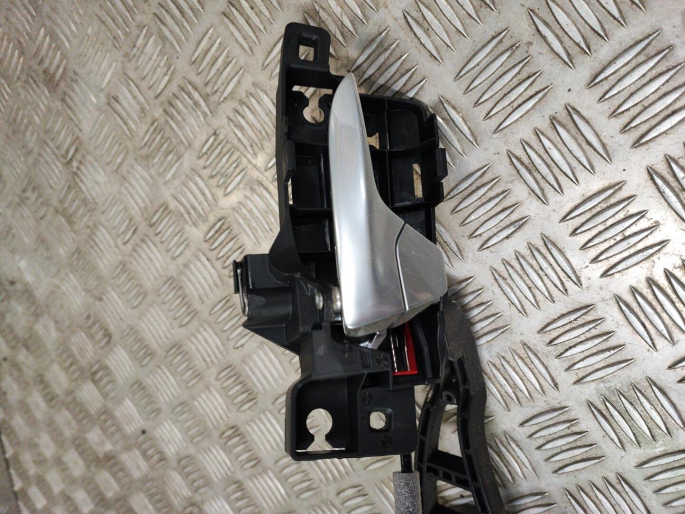 Serrure avant droit FORD MONDEO 3 PHASE 2 BREAK Diesel - 1