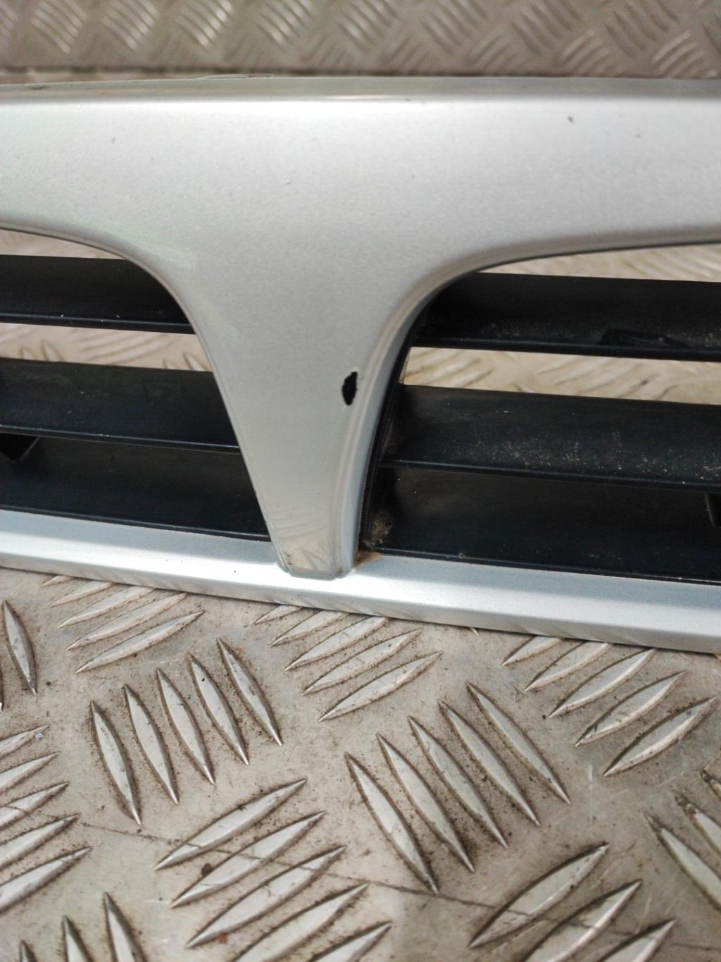 Calandre TOYOTA CARINA 3 Diesel - 1