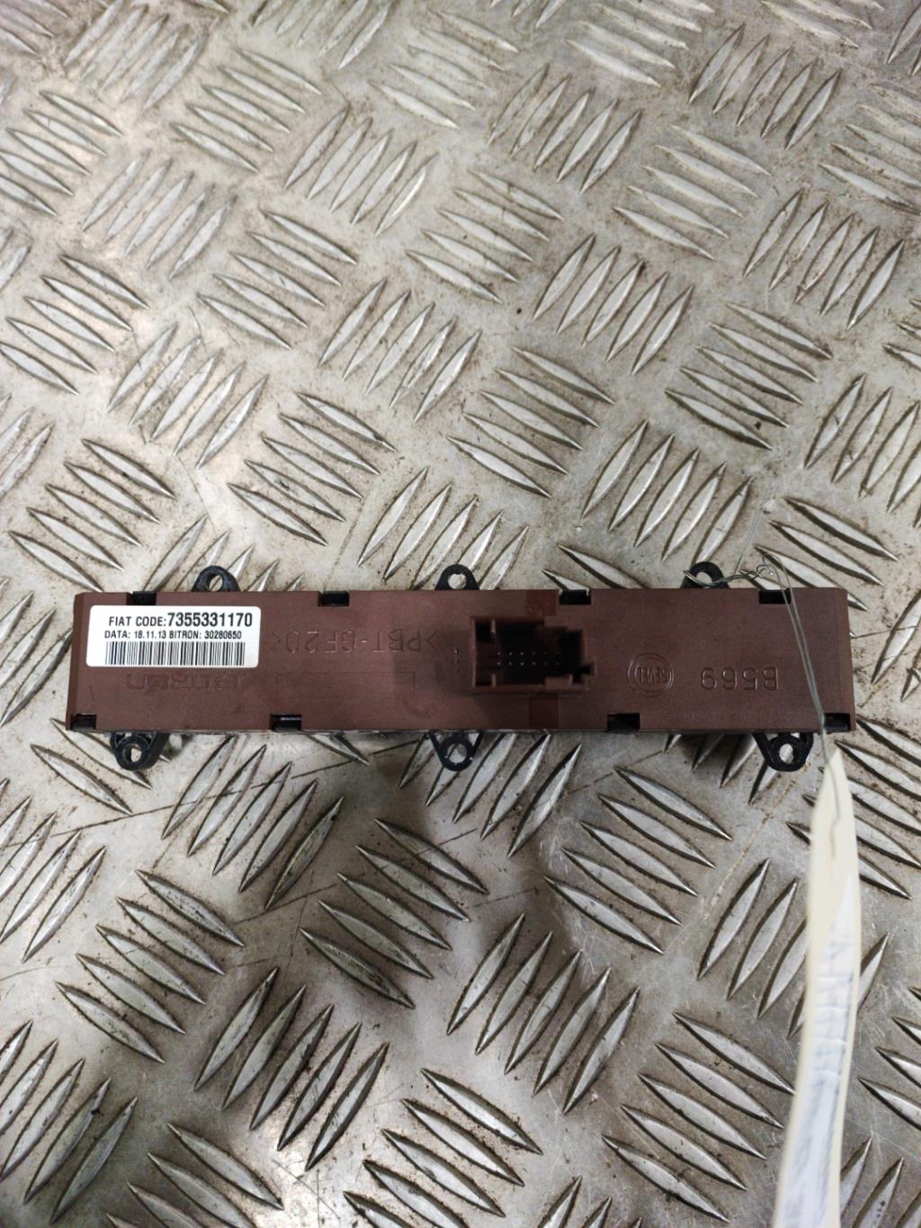 Bouton de warning CITROEN JUMPER 3 PHASE 1 Diesel - 1
