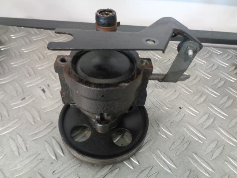 Pompe de direction RENAULT CLIO 2 PHASE 1 Essence - 1
