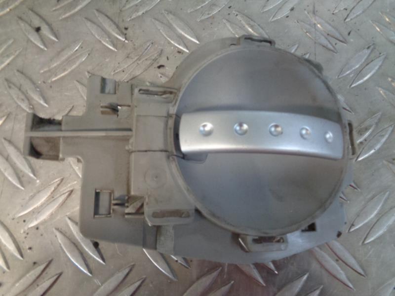 Poignee interieur avant droit CITROEN C3 1 PHASE 1 Essence - 1