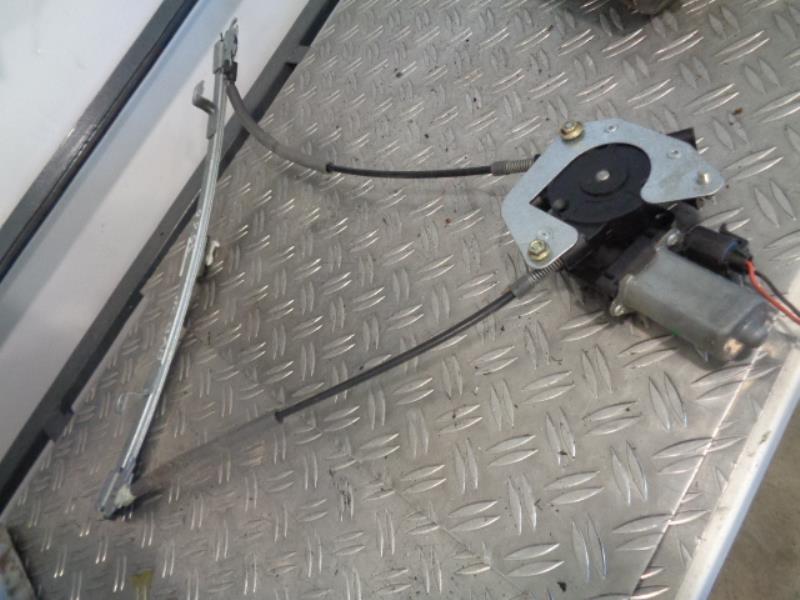 Leve vitre electrique avant droit RENAULT CLIO 2 PHASE 1 Diesel - 1
