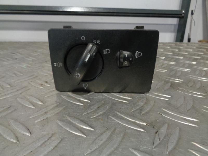 Commande de phare FORD FIESTA 5 PHASE 2 Diesel - 1