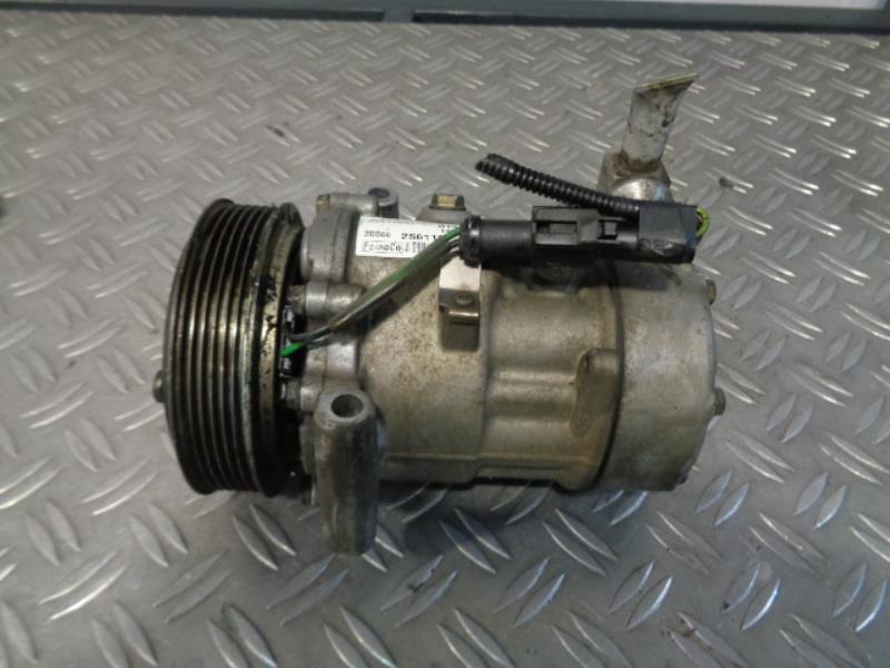 Compresseur clim FORD FIESTA 5 PHASE 2 Diesel - 1