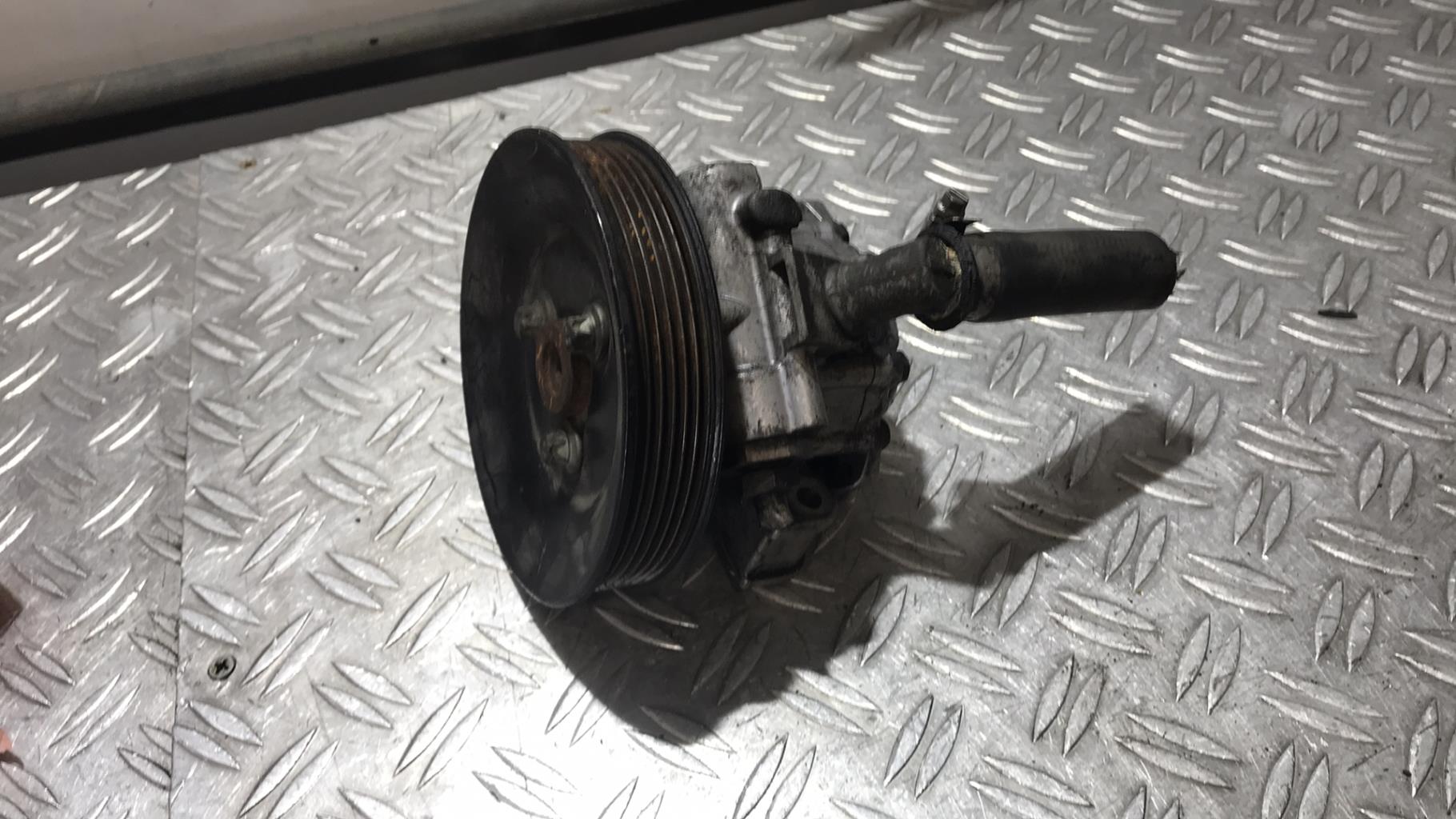 Pompe de direction MERCEDES VITO 638 Diesel - 1
