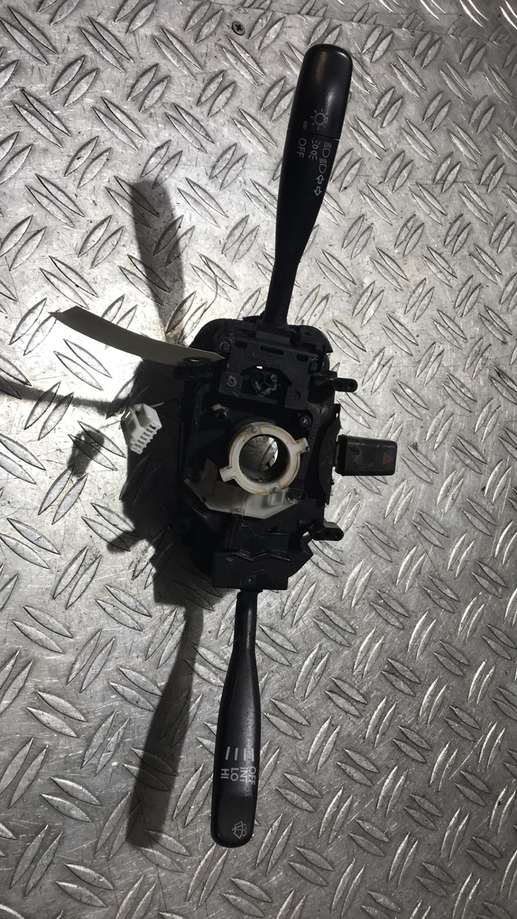 Commodo phare DAIHATSU MOVE Essence - 1