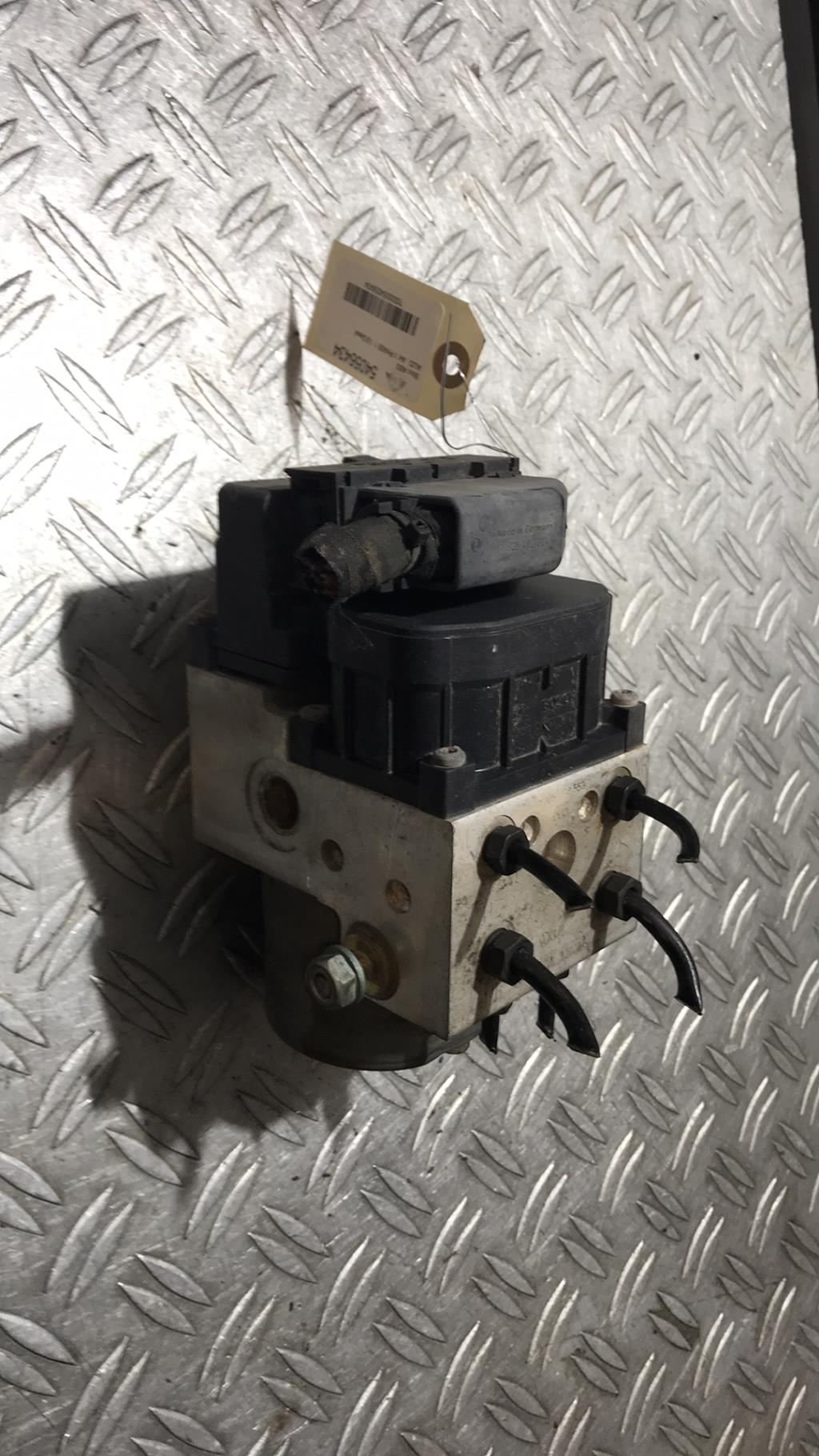 Bloc ABS (freins anti-blocage) AUDI A4 1 PHASE 1 Diesel - 1