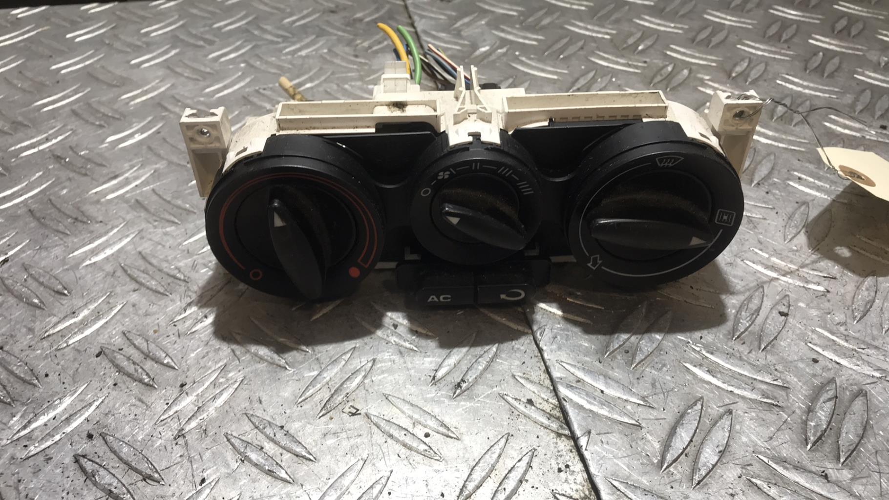 Commande chauffage SEAT LEON 1 Essence - 1