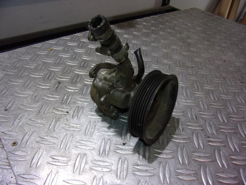 Pompe de direction VOLKSWAGEN POLO 3 PHASE 2 Essence - 1