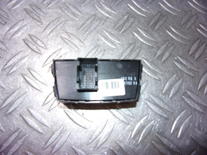 Bouton de warning FIAT PANDA 2 PHASE 1 Essence - 1