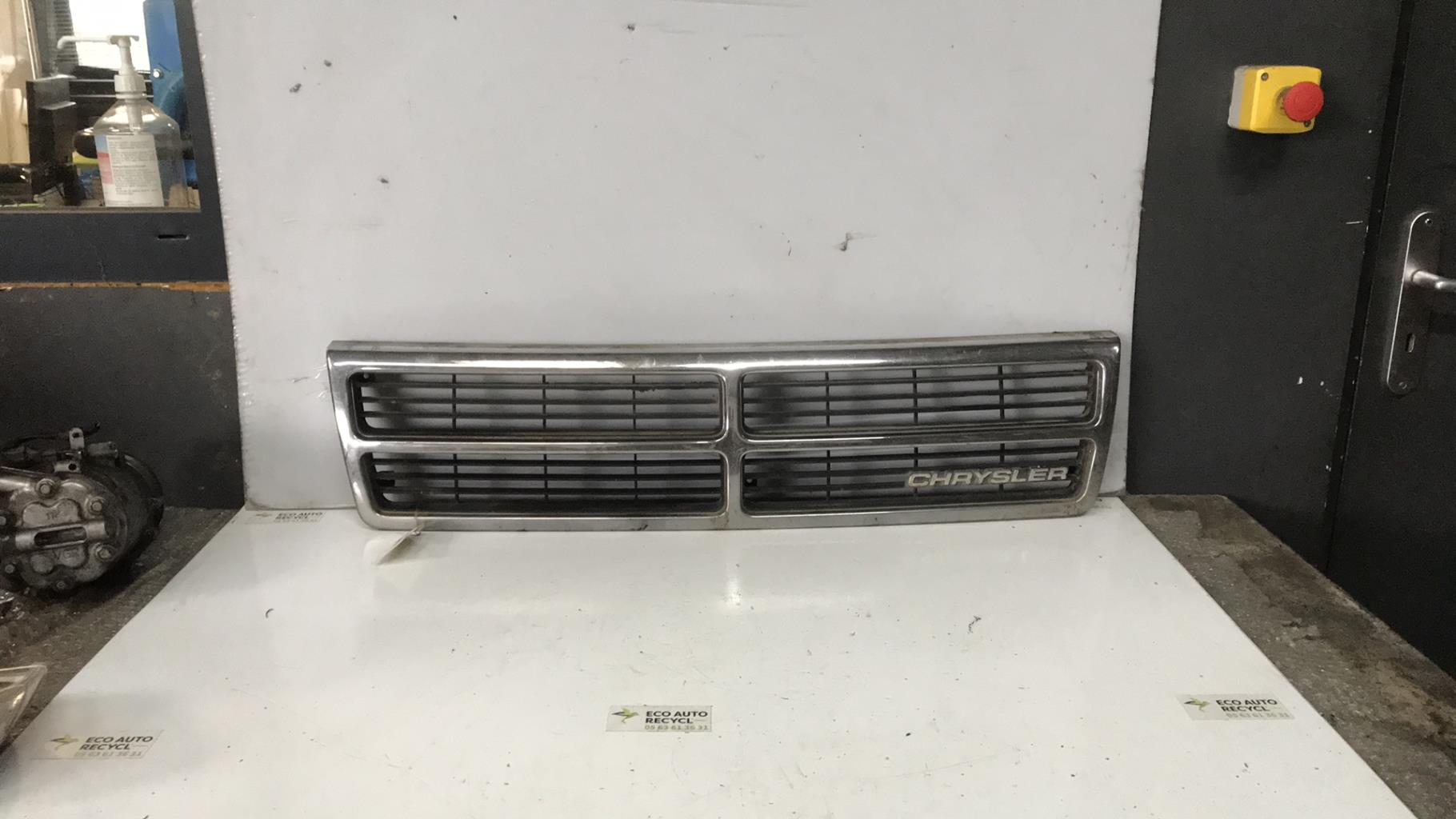 Calandre CHRYSLER VOYAGER 2 Essence - 1