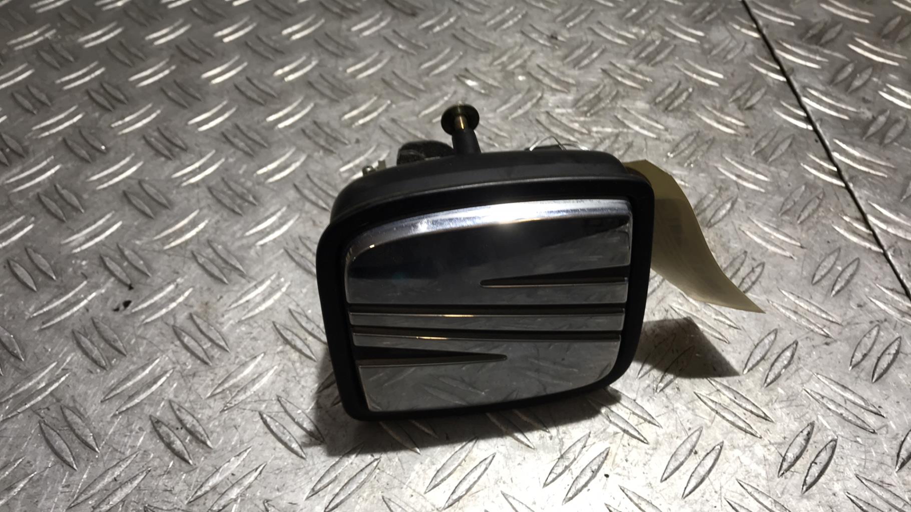 Bouton de coffre SEAT IBIZA 2 PHASE 3 Essence - 1
