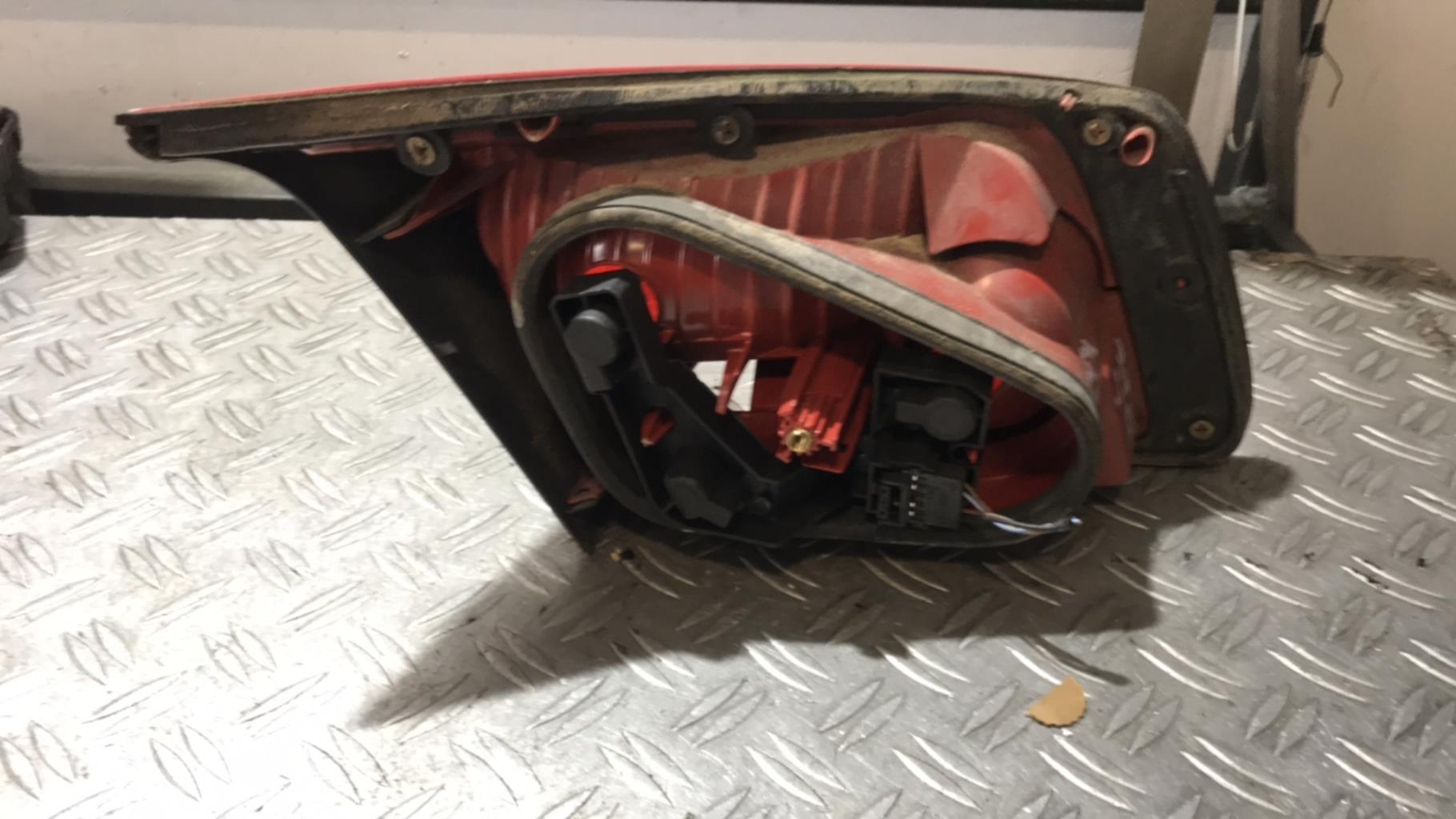 Feu arriere secondaire droit (feux) RENAULT VEL SATIS PHASE 1 Diesel - 1