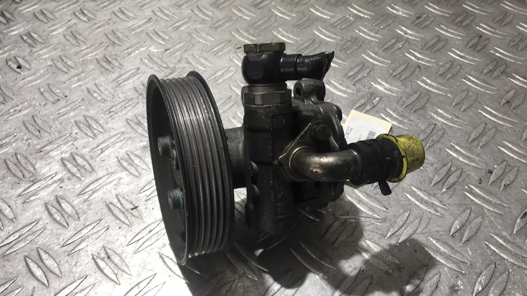 Pompe de direction VOLKSWAGEN GOLF 4 Diesel - 1