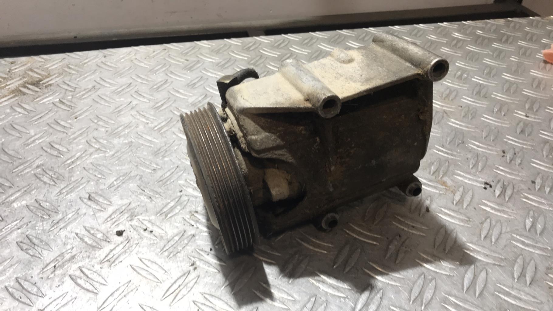Pompe de direction FORD COURRIER 4 Diesel - 1